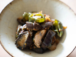 なすと鶏肉のひき肉炒め